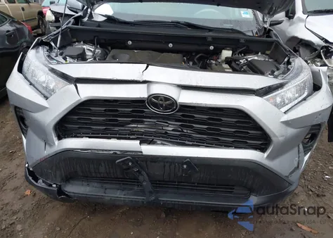 2020 Toyota Rav4 Xle z USA, uszkodzony, nr VIN 2T3P1RFV9LC131075